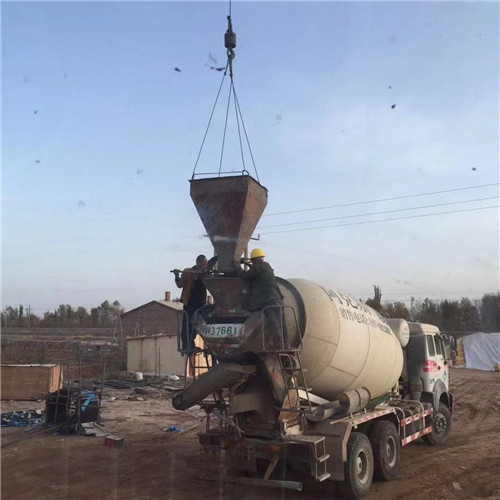 定边县“精准瞄准”—— 吊车的 “定位导航” 技术